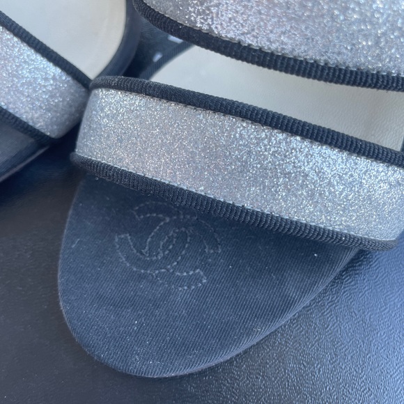 Authentic Chanel silvery metallic heels sandals - Picture 7 of 10